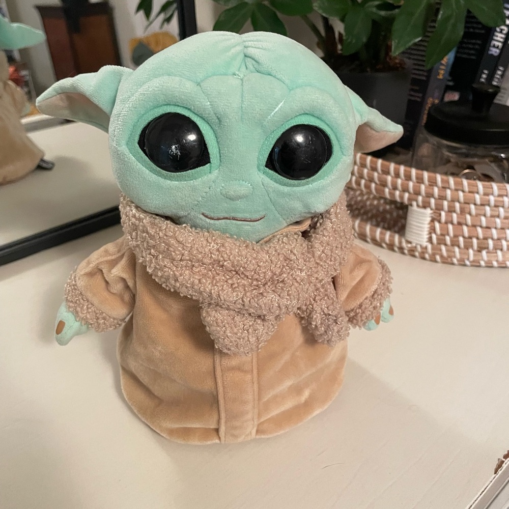 Mattel Star Wars Baby Yoda Green and Tan Plush Toy